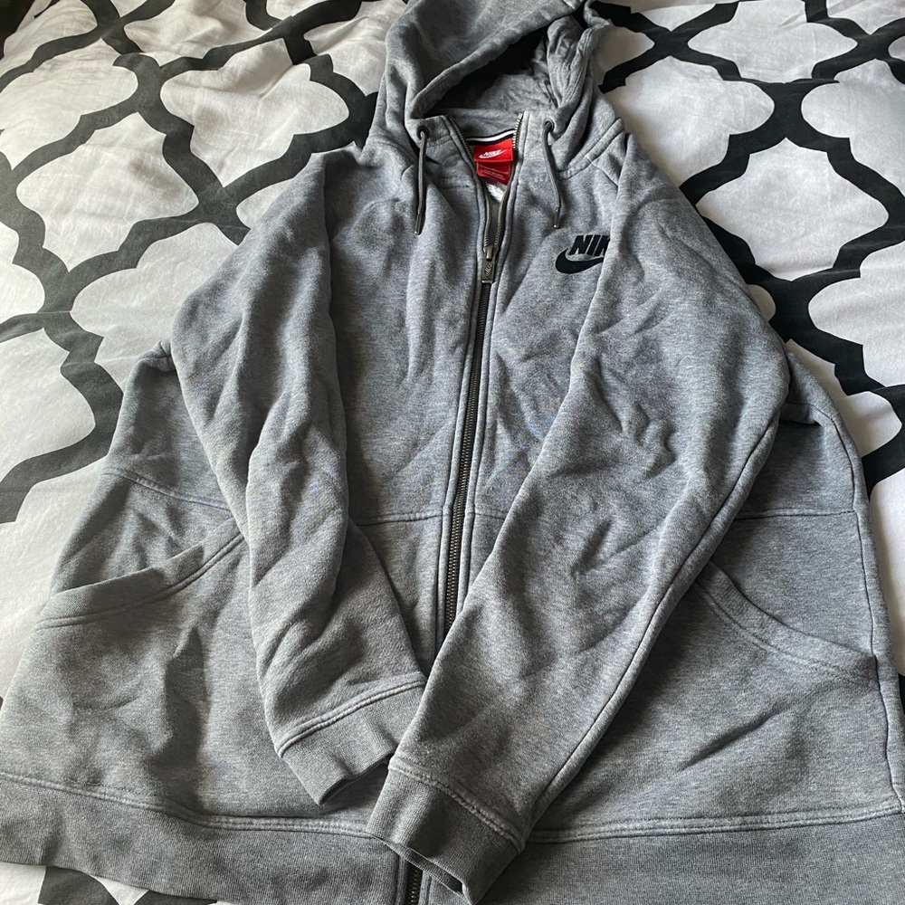 Nike Sweatshirt - Picture 1 of 3